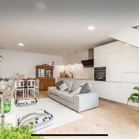 Traditional Townhouse With Private Patio And Pool Портіман