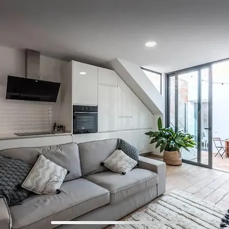 Ferienhaus Traditional Townhouse With Private Patio And Pool *