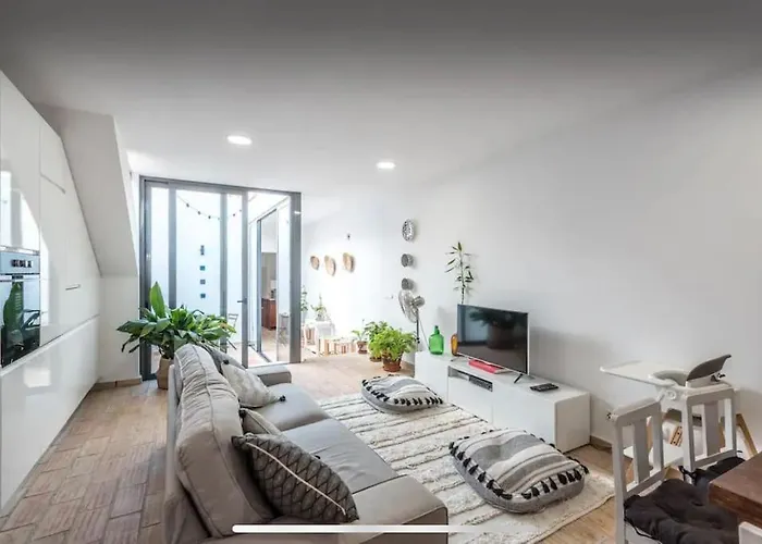 Traditional Townhouse With Private Patio And Pool * Portimão