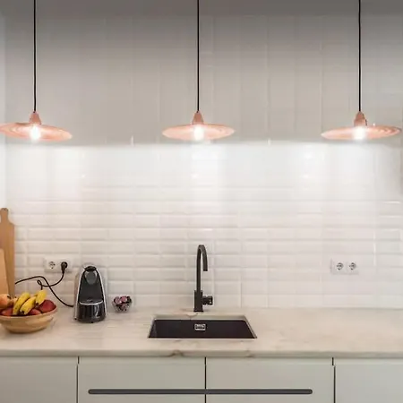 Traditional Townhouse With Private Patio And Pool Holiday home Portimao